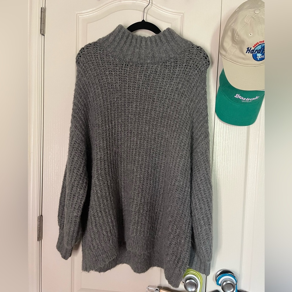 Oversized thick turtleneck grey sweater